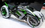Компания Kawasaki представила трехколесную концепцию трансформирующего электрокара
